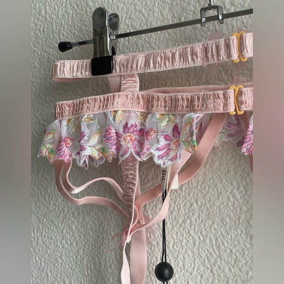 NWT For Love & Lemons April Bloom Garter Belt Pink Floral - Picture 4 of 16